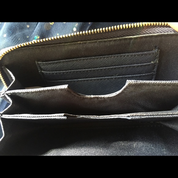 TOMMY HILFIGER Wallet Wristlet w IPhone 6 Pocket - Picture 6 of 6